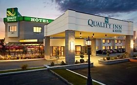 Spark By Hilton Montreal Brossard